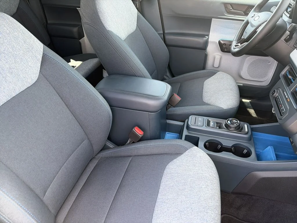 Used 2025 Gray Ford XLT image 29