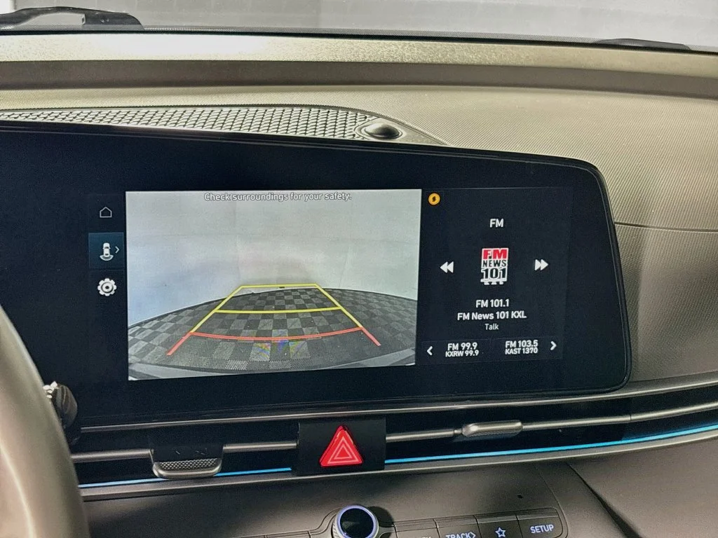 Used 2025 Gray Hyundai SEL Convenience image 17