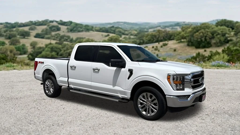 Used 2022 White Ford XLT image 1