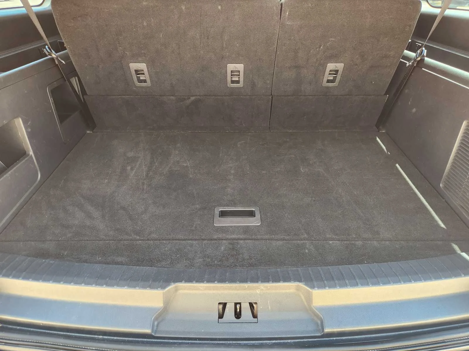 Used 2023 Agate Black Metallic Ford XLT image 31