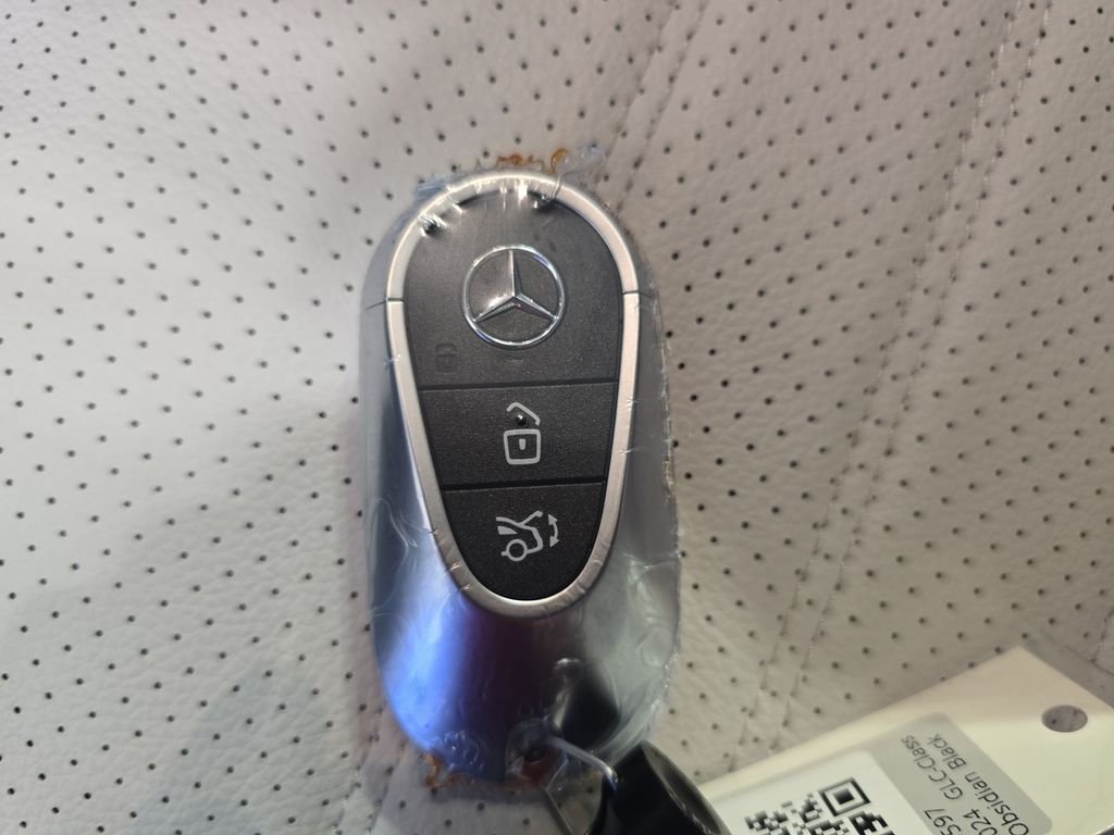 Certified Used 2024 Black Mercedes-Benz GLC 300 image 38