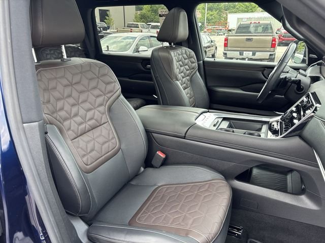 Used 2025 Blue Nissan Platinum image 25