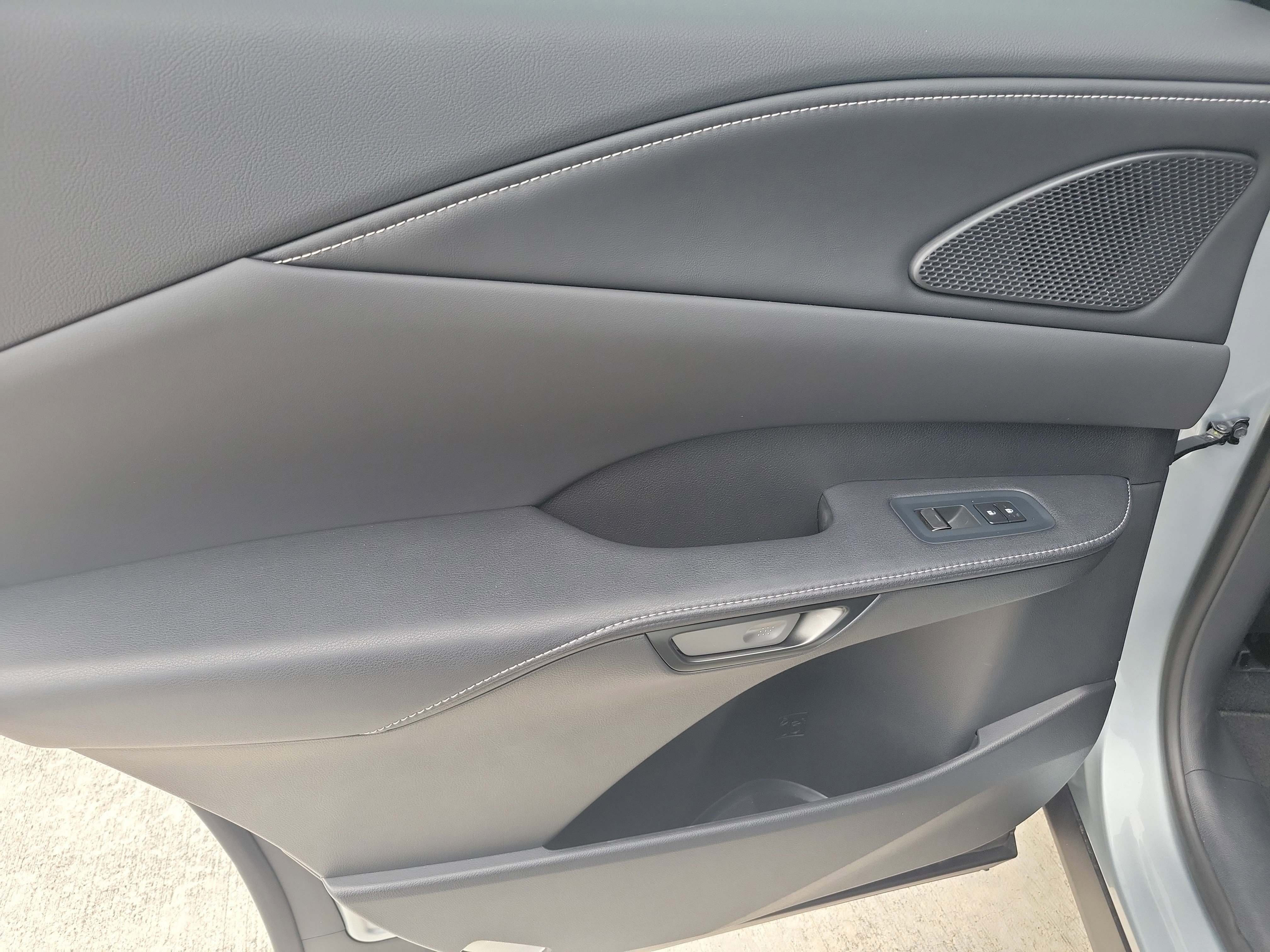 Certified Used 2025 Iridium Lexus RX 350 image 14