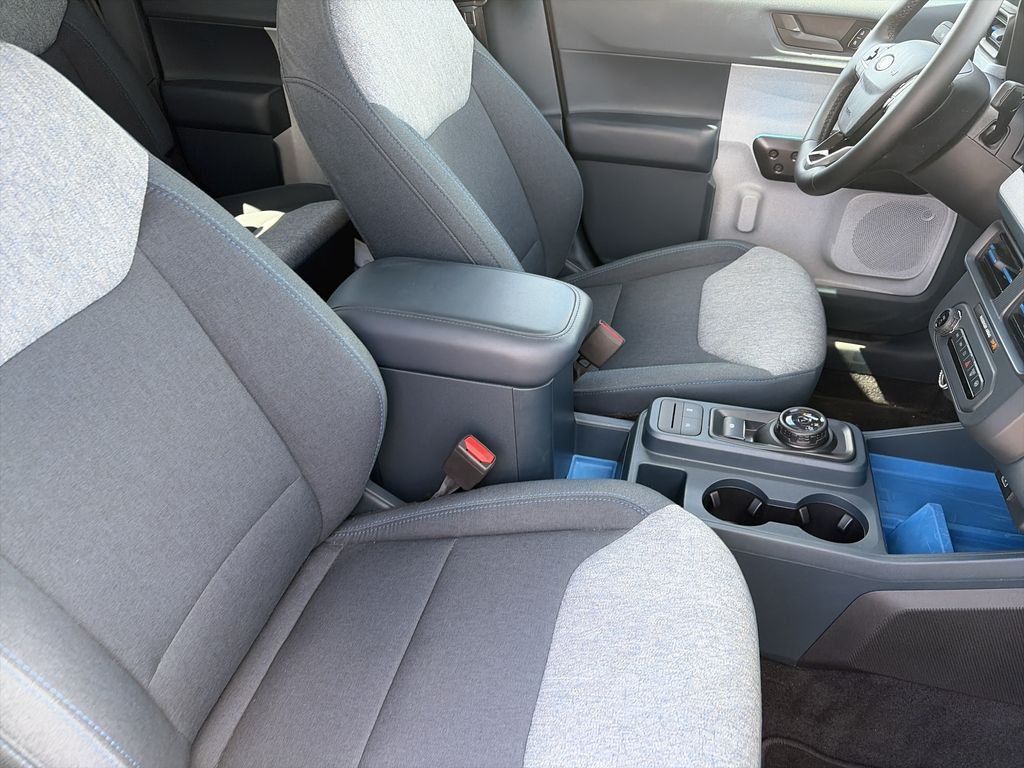 Used 2025 Gray Ford XLT image 29