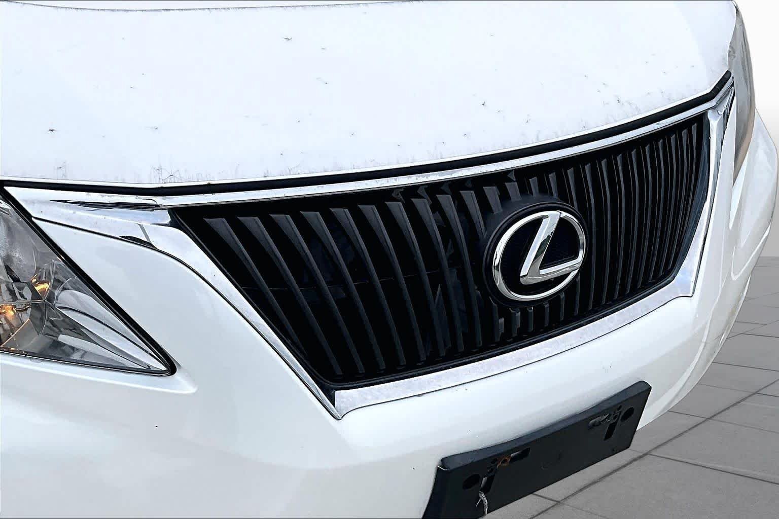 Used 2010 Starfire Pearl Lexus  image 28