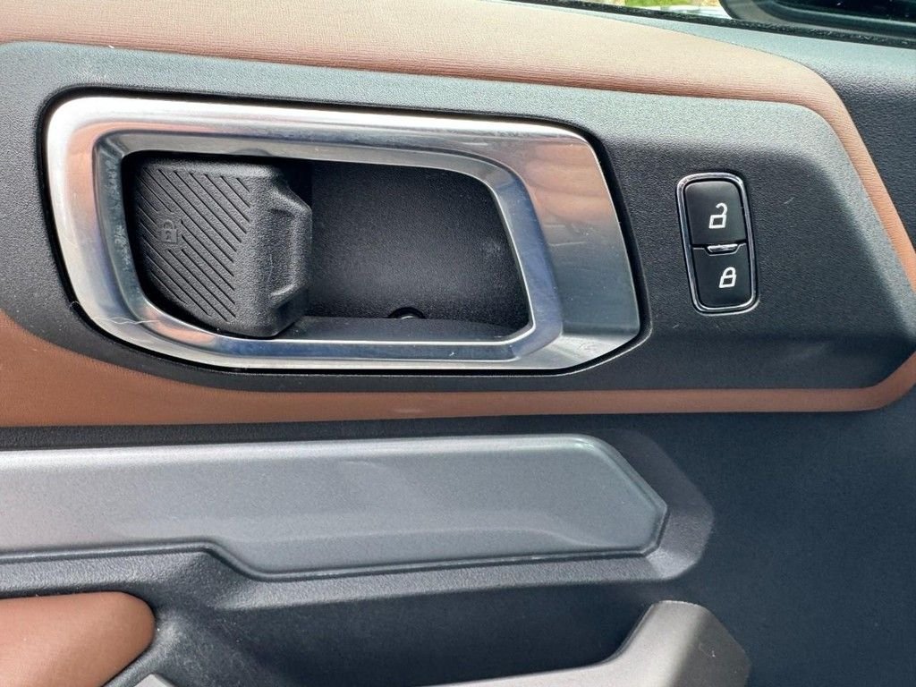 2023 Ford Bronco 2-Door Outer Banks - Photo 16