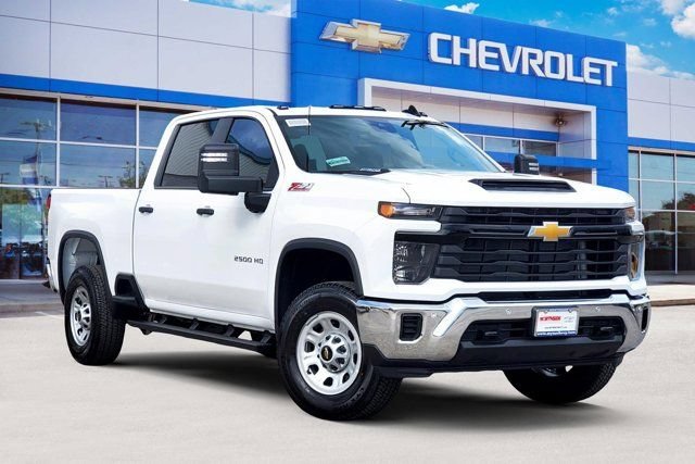 New 2025 Summit White Chevrolet WT image 1