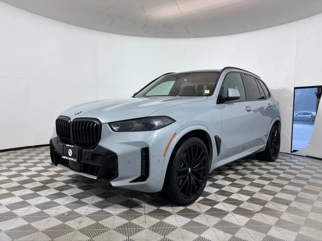 Used 2024 Brooklyn Grey Metallic BMW xDrive40i image 3