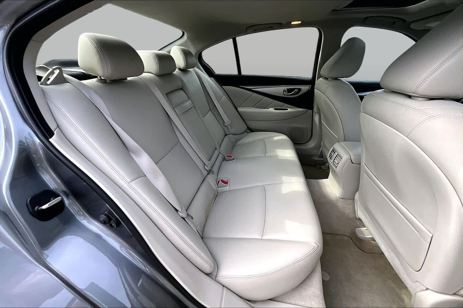 Used 2020 Graphite Shadow INFINITI 3.0t LUXE image 19