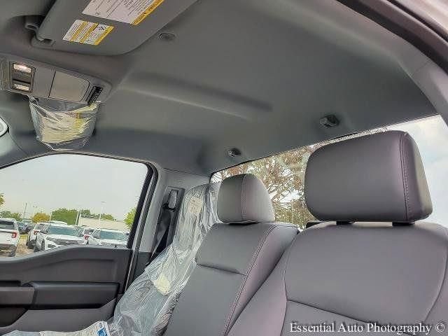 New 2025 Oxford White Ford F-450® XL image 37