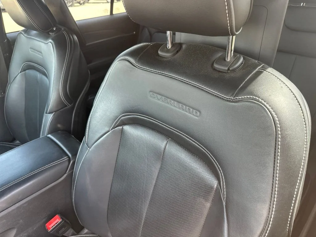 Used 2023 Black Jeep Overland image 3