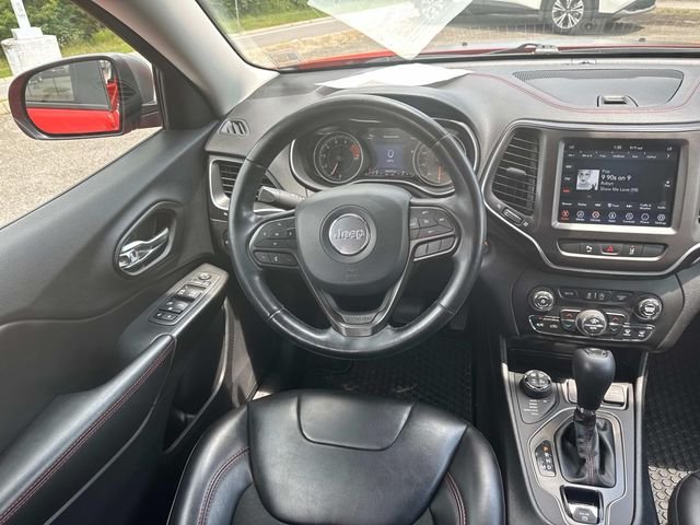 Used 2021 Orange Jeep Trailhawk image 17