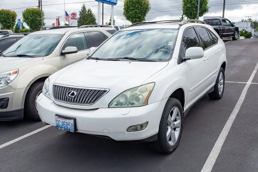 Used 2004 White Pearl Crystal Lexus AWD 330 image 3
