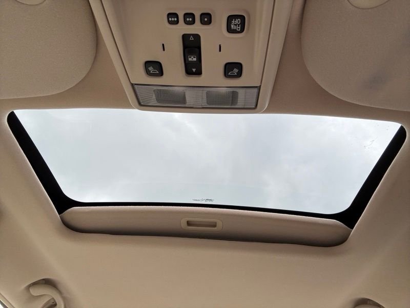 Used 2005 Beige Lincoln Signature image 13