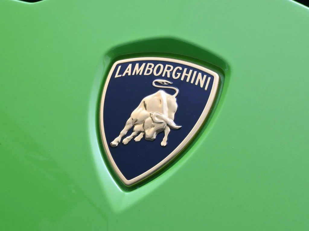 Used 2022 Green Lamborghini  image 19
