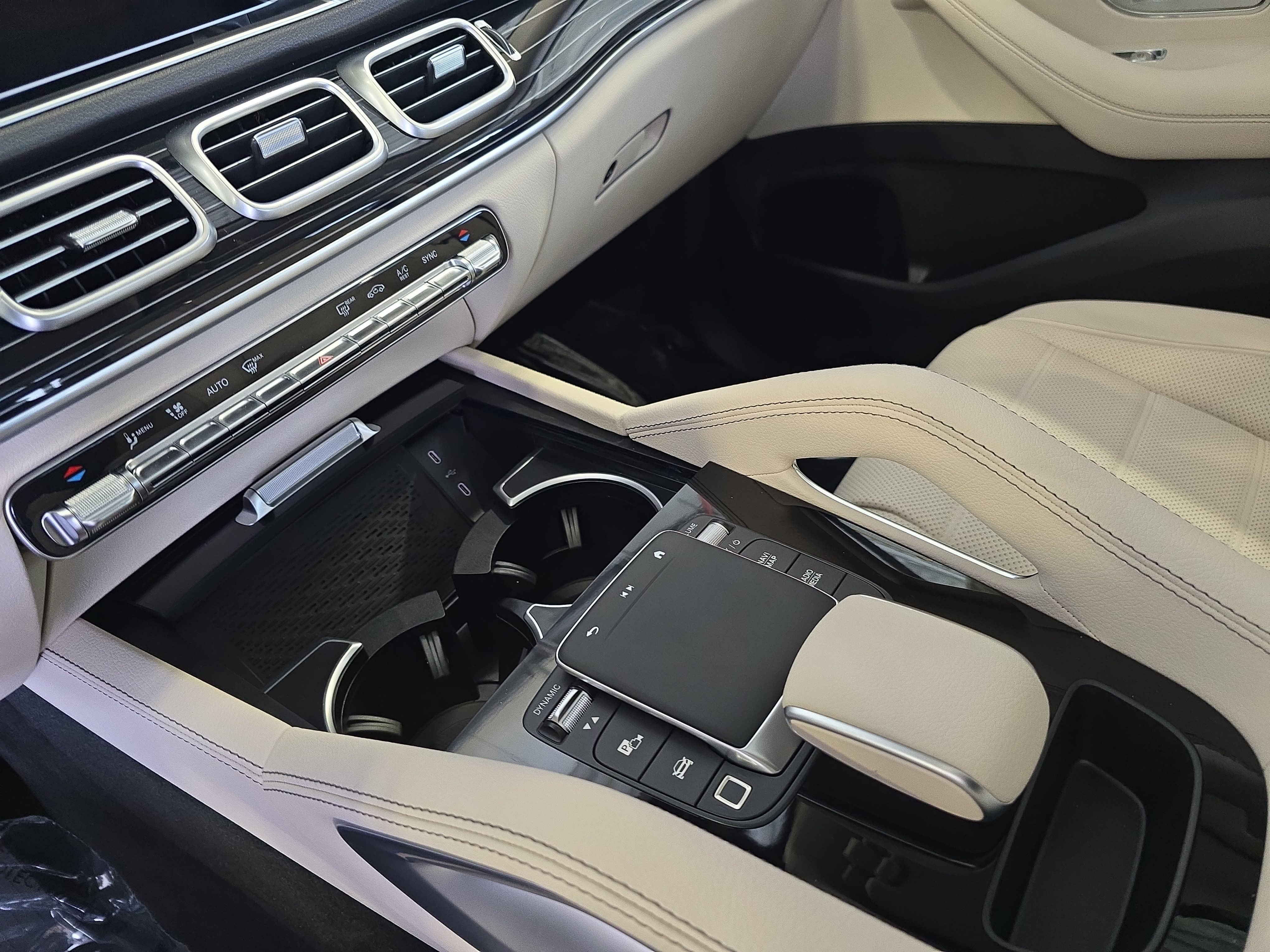New 2026 MANUFAKTUR Moonlight White Metallic Mercedes-Benz GLE350 image 26