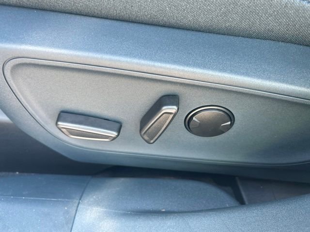New 2026 Oxford White Ford XLT image 17