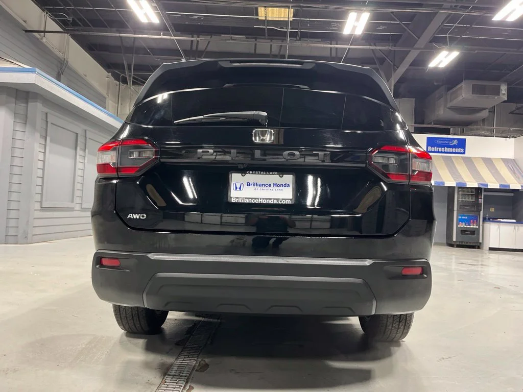 2023 Honda Pilot LX - Photo 6
