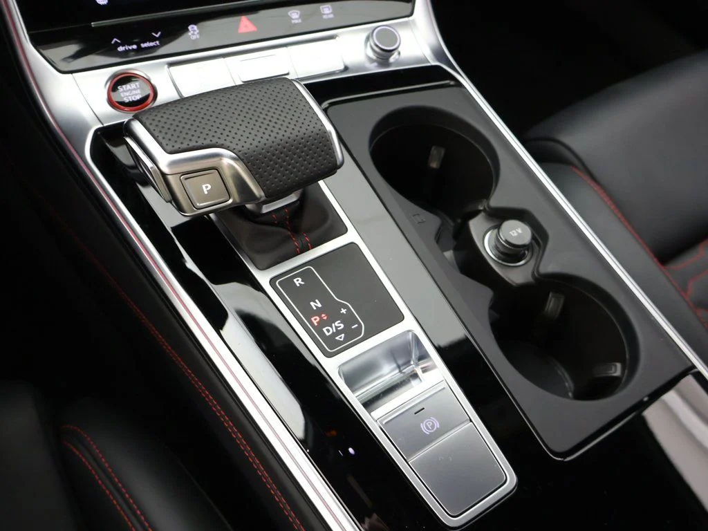 Used 2025 Mythos Black Metallic Audi 4.0T image 57