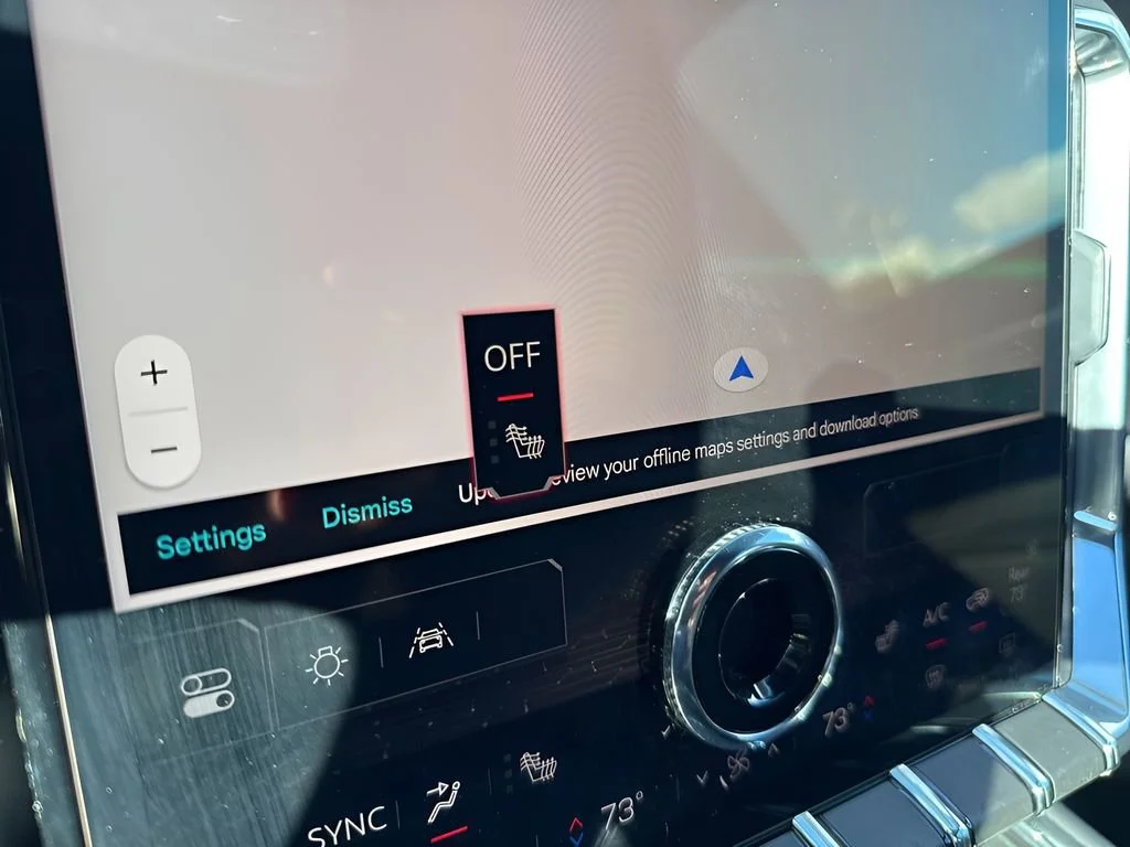 Used 2025 Summit White GMC Elevation image 23
