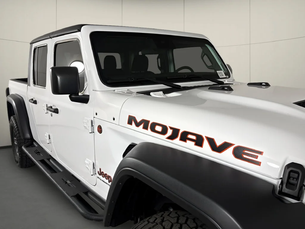 Used 2025 White Jeep Mojave 4x4 image 10