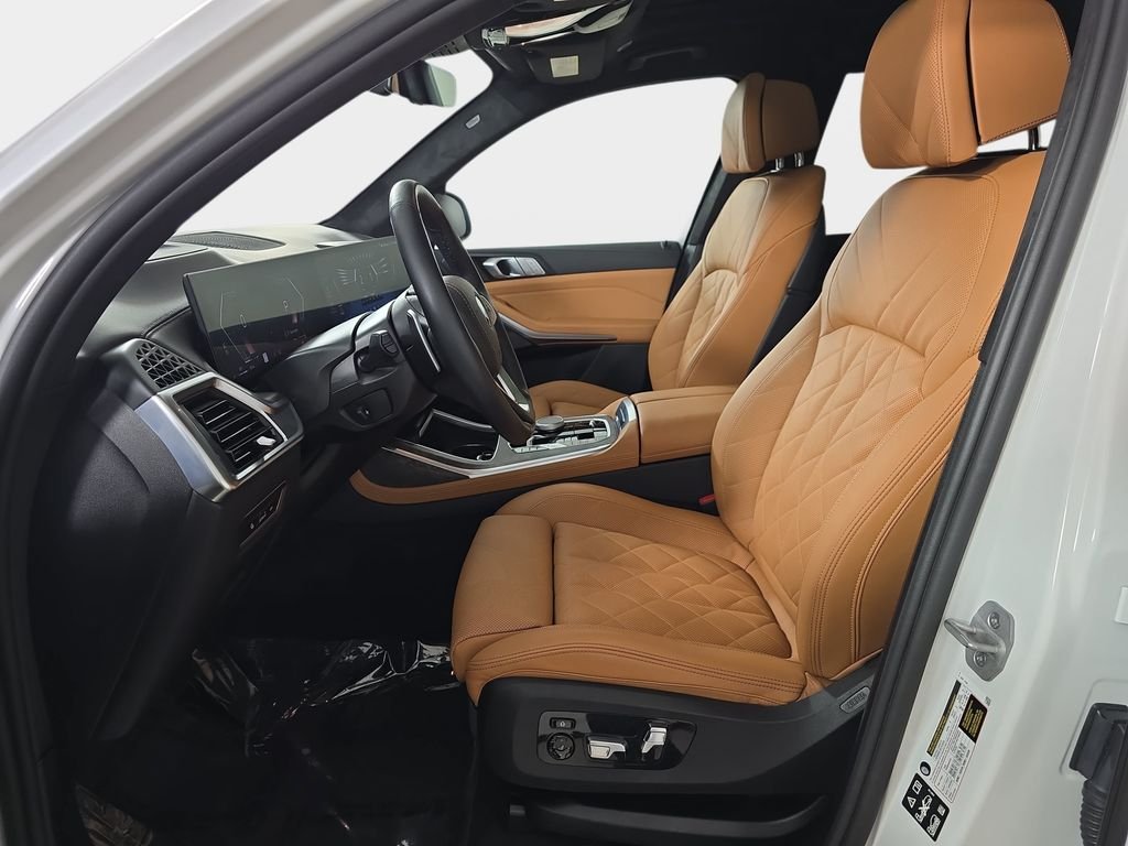 Used 2026 Mineral White Metallic BMW xDrive40i image 19