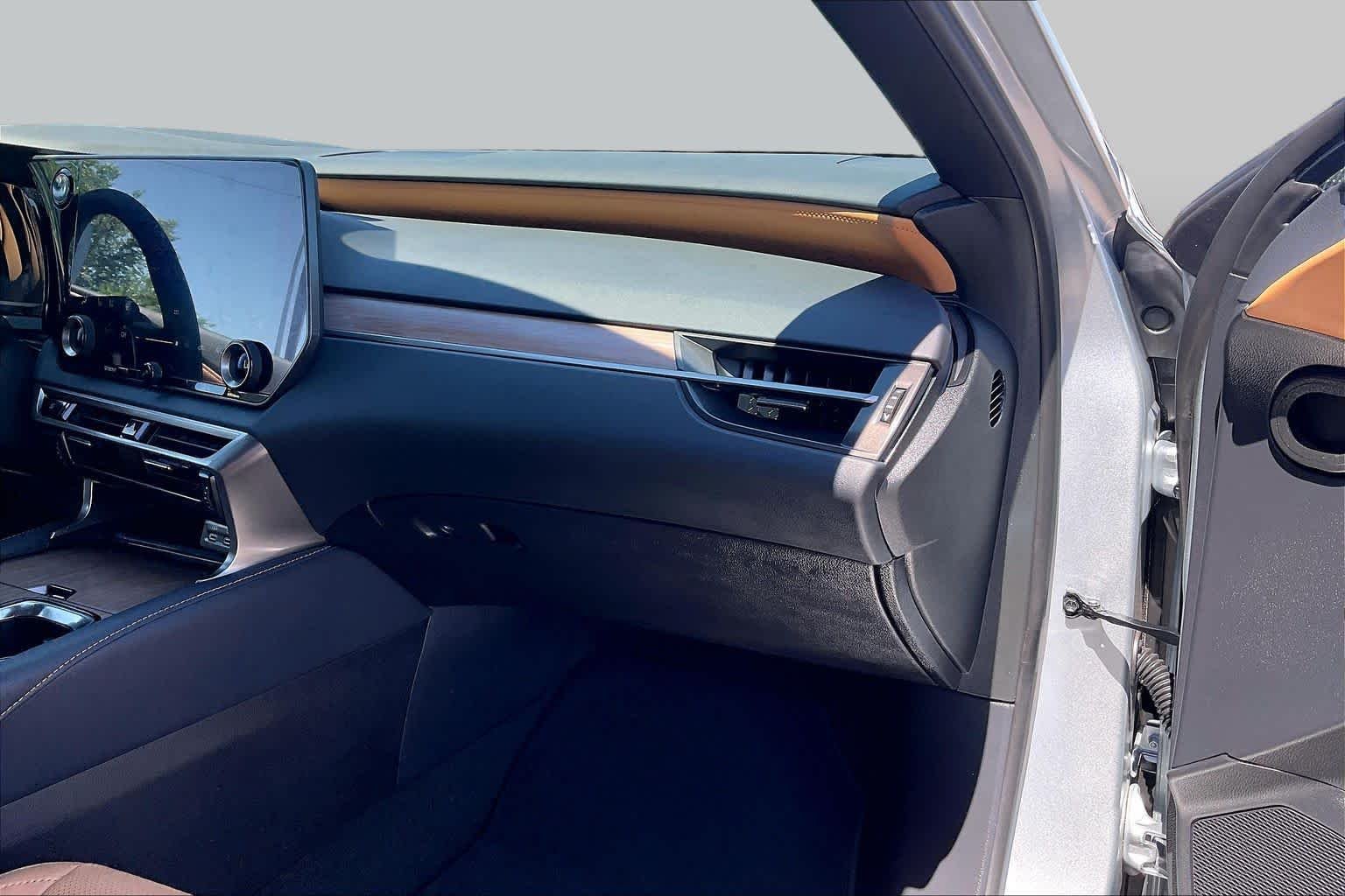 Used 2026 Iridium Lexus Premium image 17