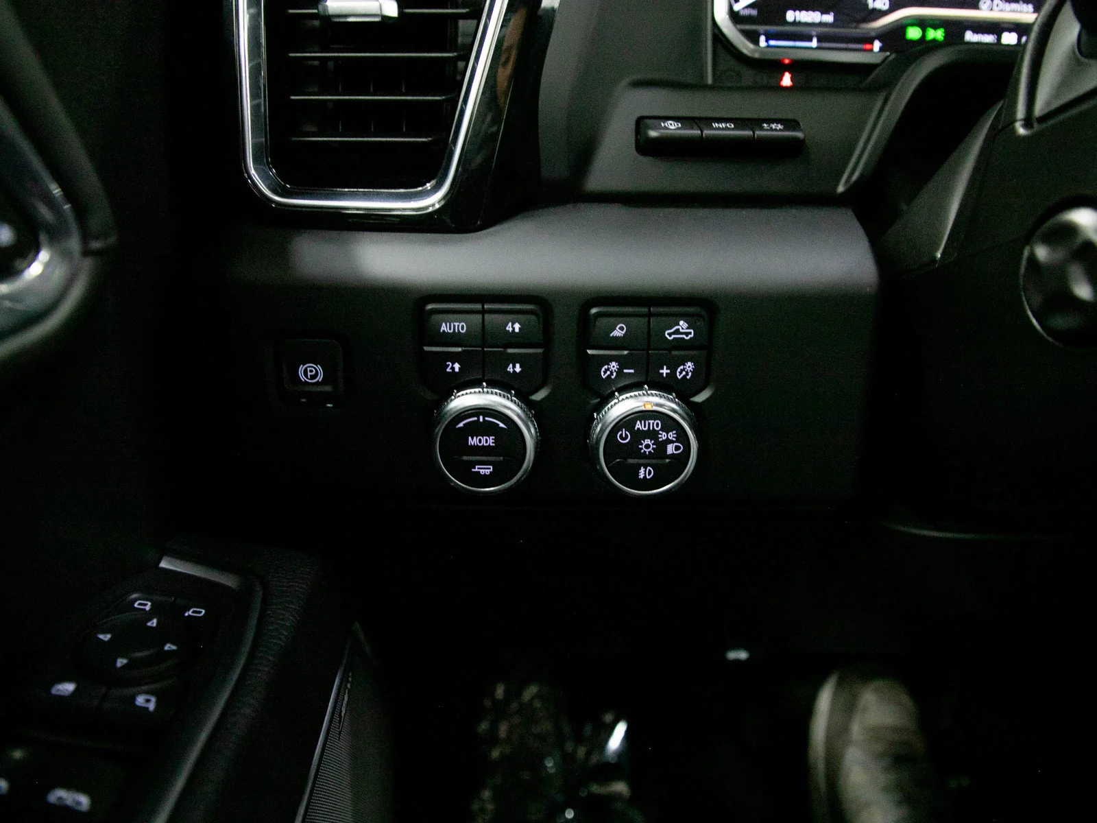 Used 2024 Onyx Black GMC Denali image 24
