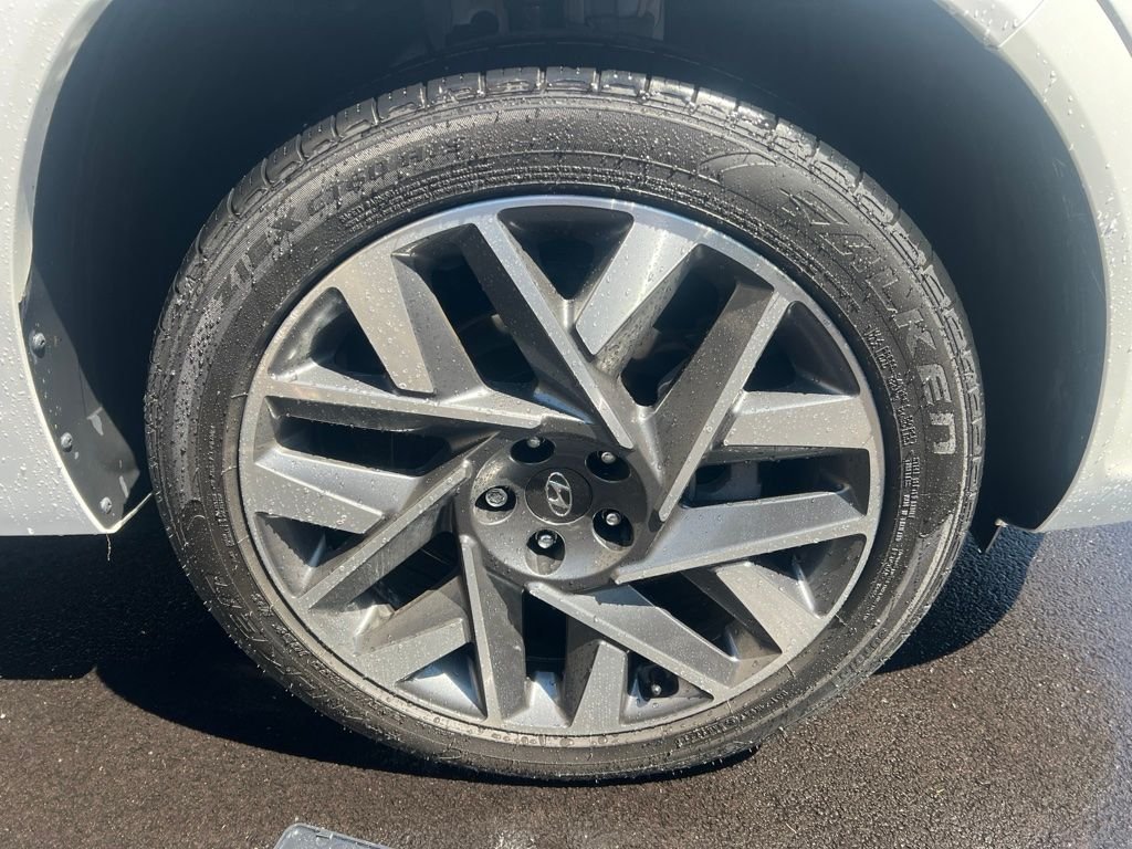 Used 2022 White Hyundai Calligraphy image 7