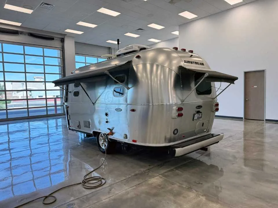 Used 2017 SILVER AIRSTREAM  image 9