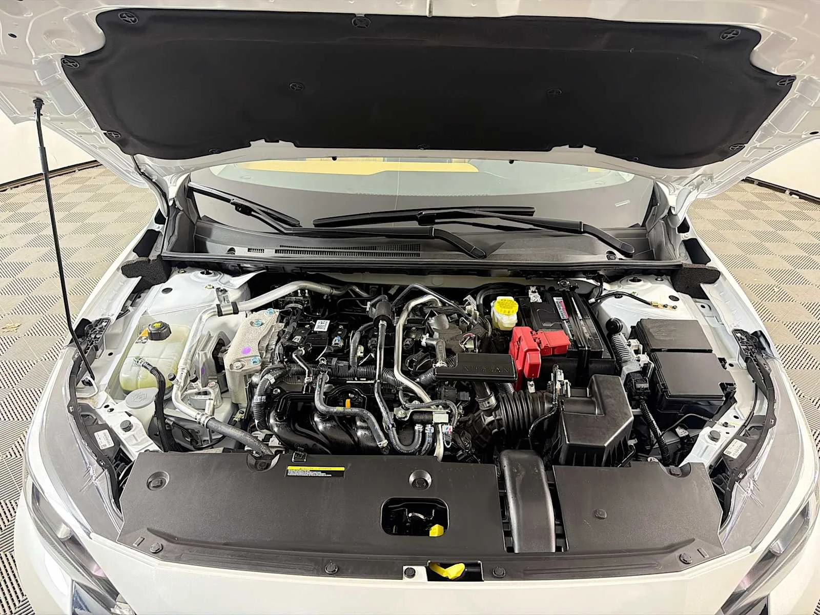 Certified Used 2025 Aspen White Tricoat Nissan SV image 27