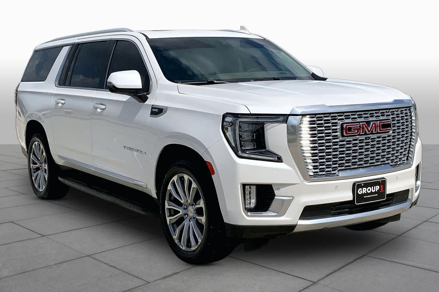 Used 2021 WHITE FROST TRICOAT GMC Denali image 3