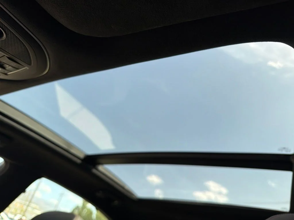 Used 2018 White Genesis 3.3T Sport image 18