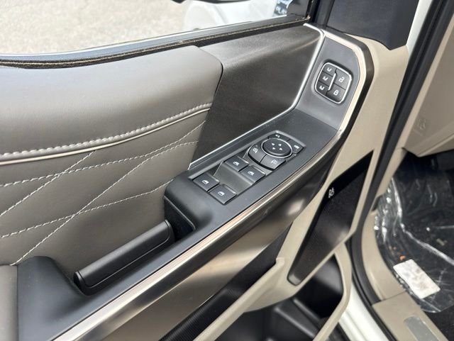 New 2026 Star White Metallic Tri-Coat Ford Platinum image 12