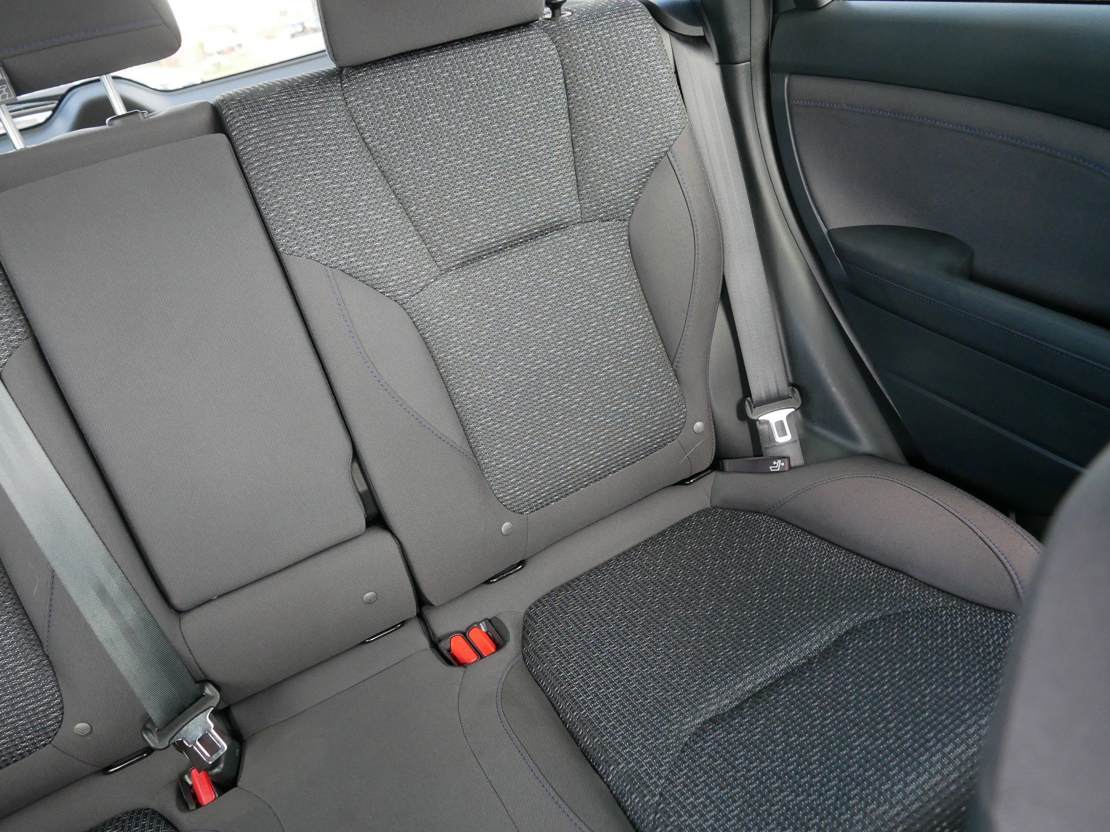 Used 2025 Magnetite Gray Metallic Subaru Premium image 14