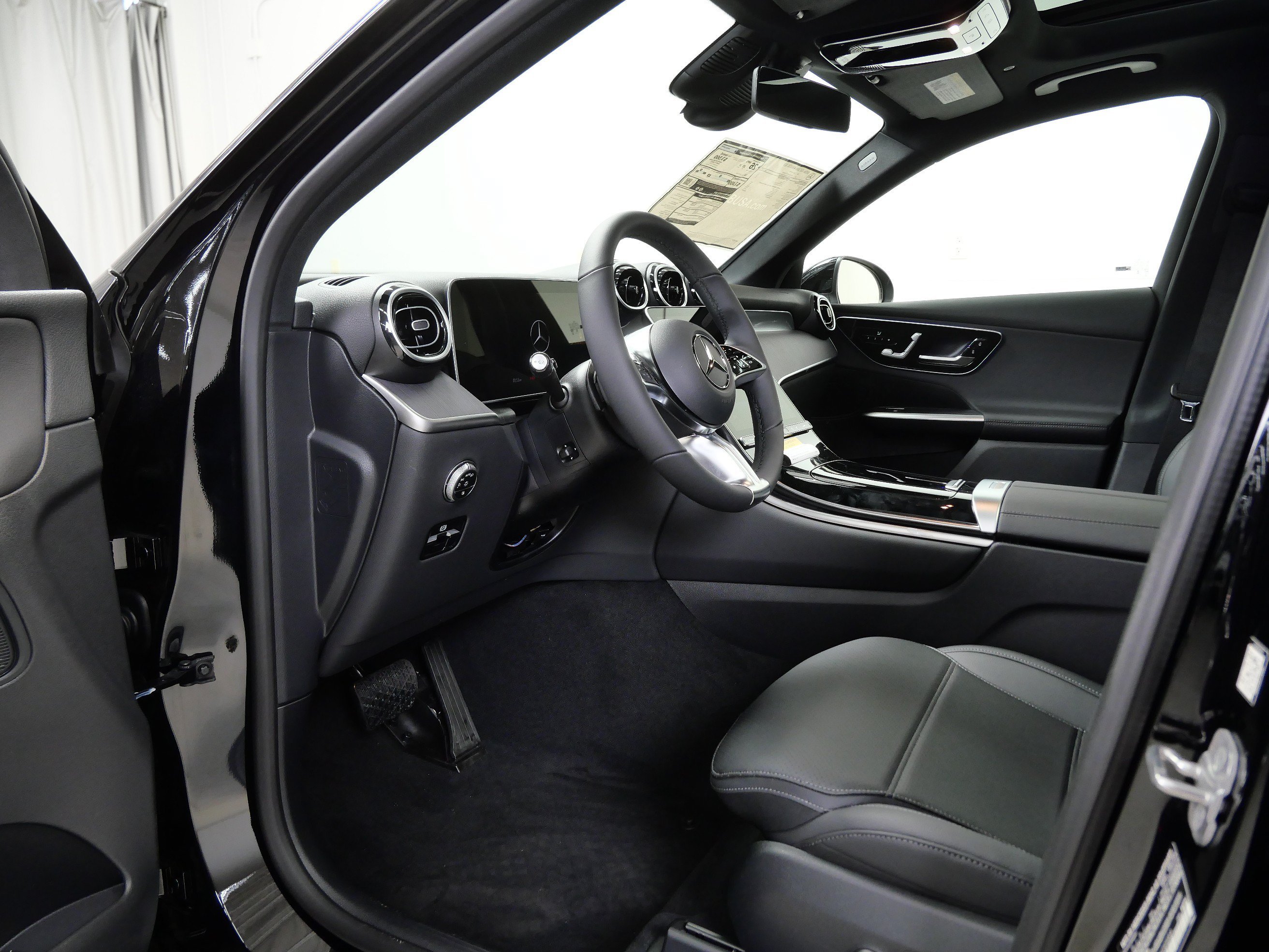 New 2026 Black Mercedes-Benz GLC 300 image 8