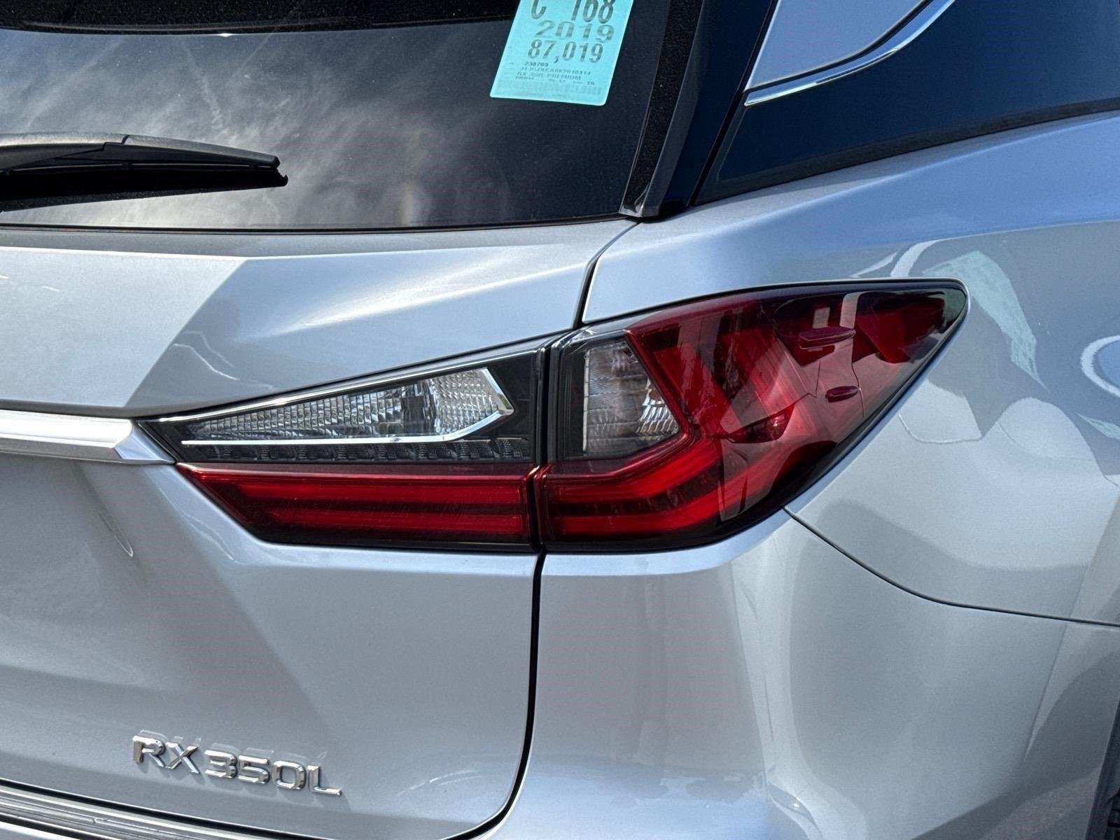 Used 2019 Silver Lining Metallic Lexus RX 350L Premium image 15