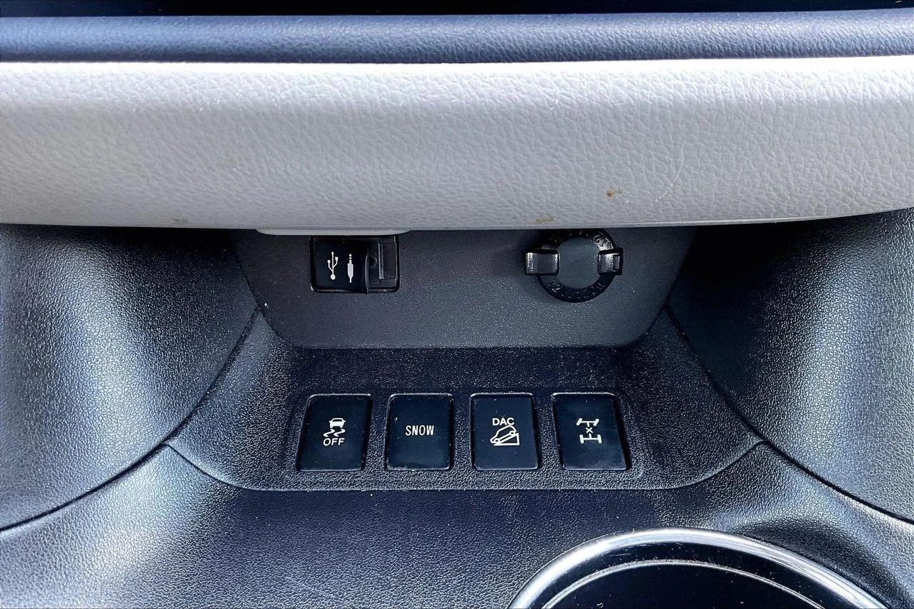 Used 2015 Black Toyota Limited image 18