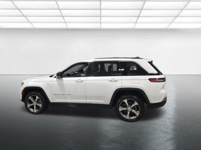 Used 2022 White Jeep 4xe image 7