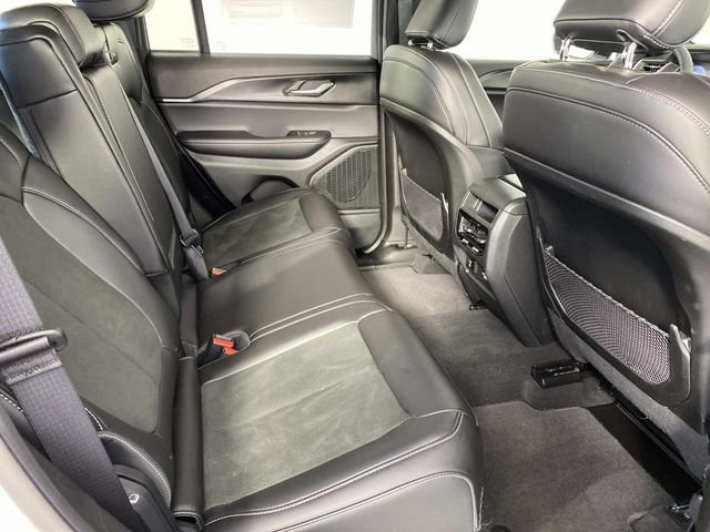 Used 2025 White Jeep Altitude X image 11