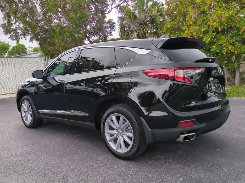 Used 2024  Acura Base image 6