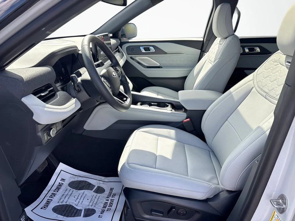 New 2027 Avalanche Gray Ford Platinum™ image 25