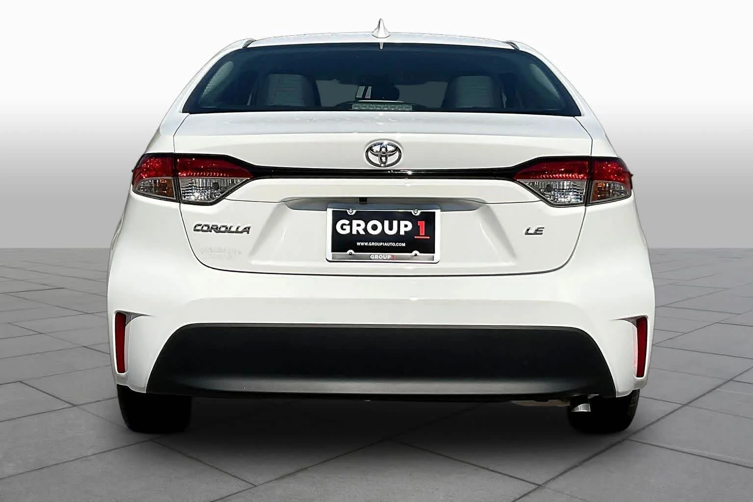 Used 2024 Ice Cap Toyota LE image 5