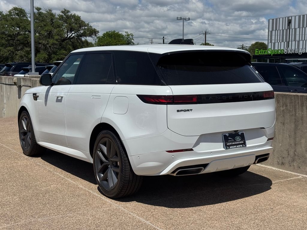 New 2026 Fuji White Land Rover Dynamic SE image 6