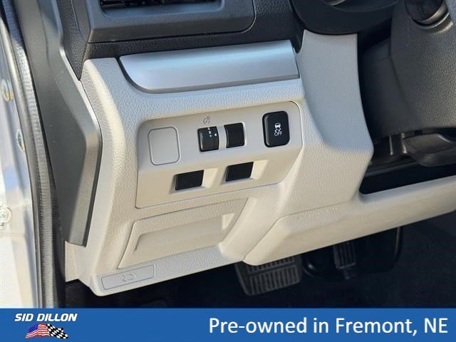 Used 2015 Ice Silver Metallic Subaru 2.5i Premium image 11