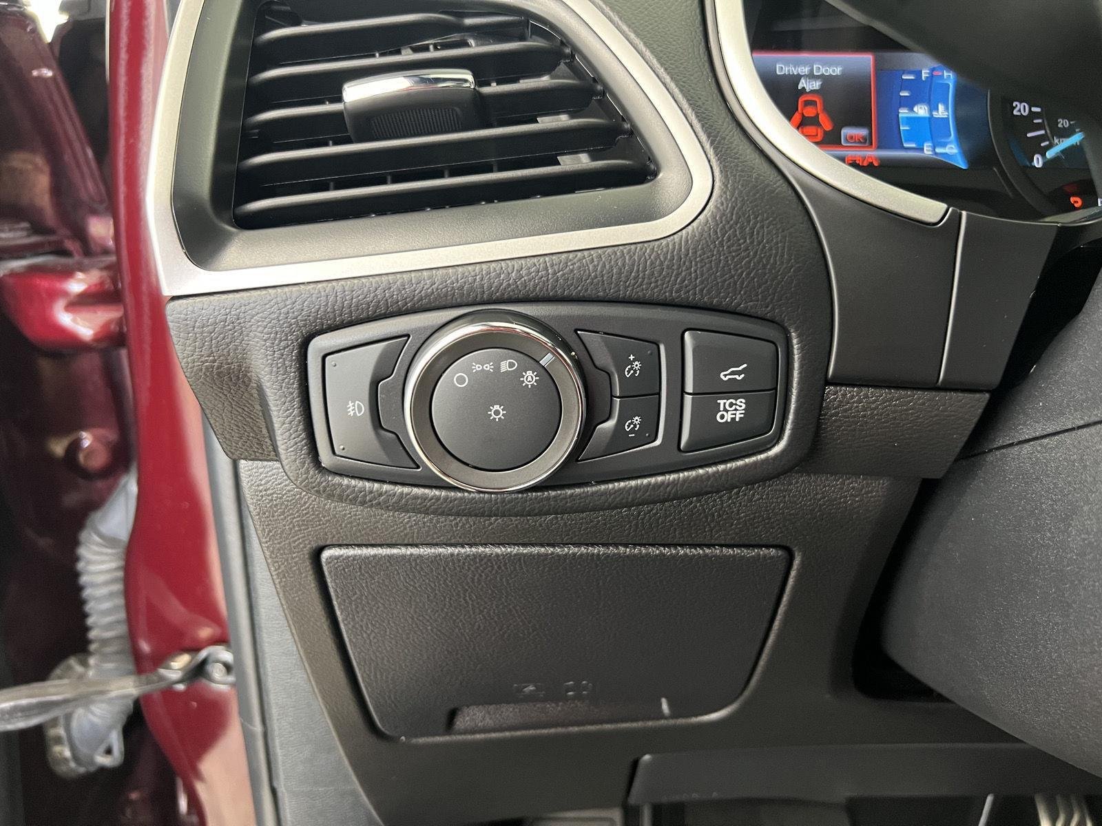 2021 Ford Edge ST-Line - Photo 14