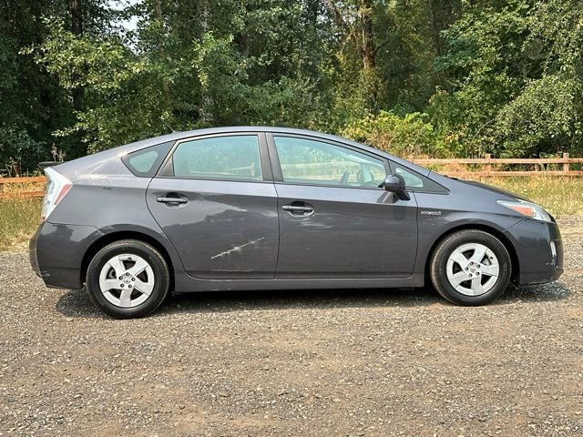 Used 2010 Winter Gray Metallic Toyota I image 9