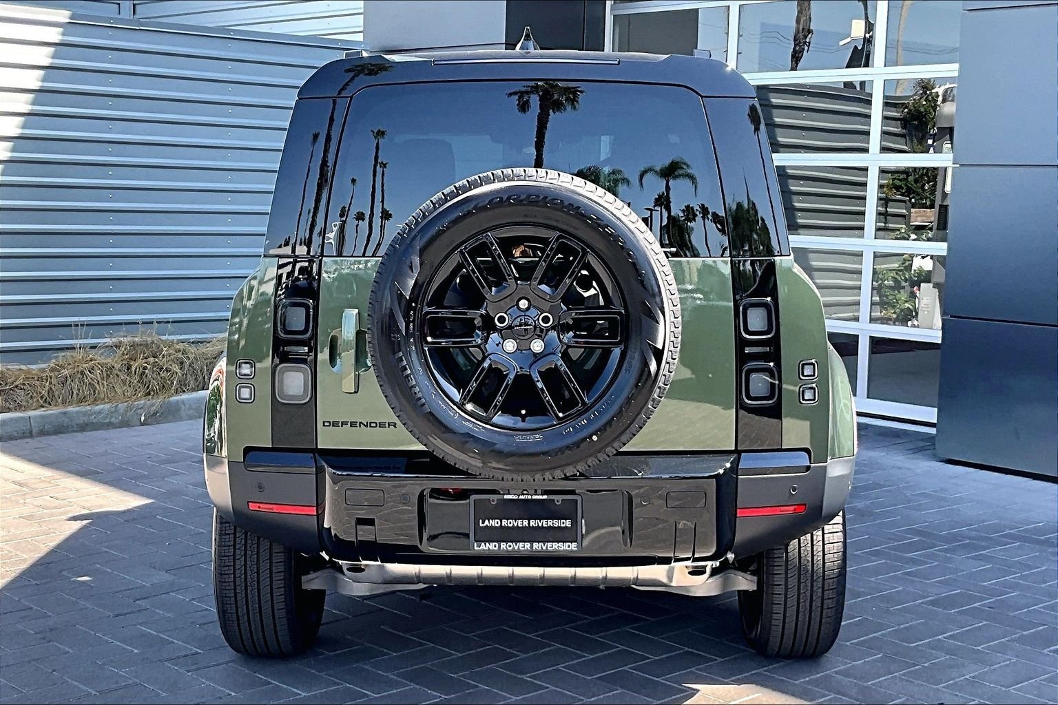 New 2026 Woolstone Green Land Rover S image 4