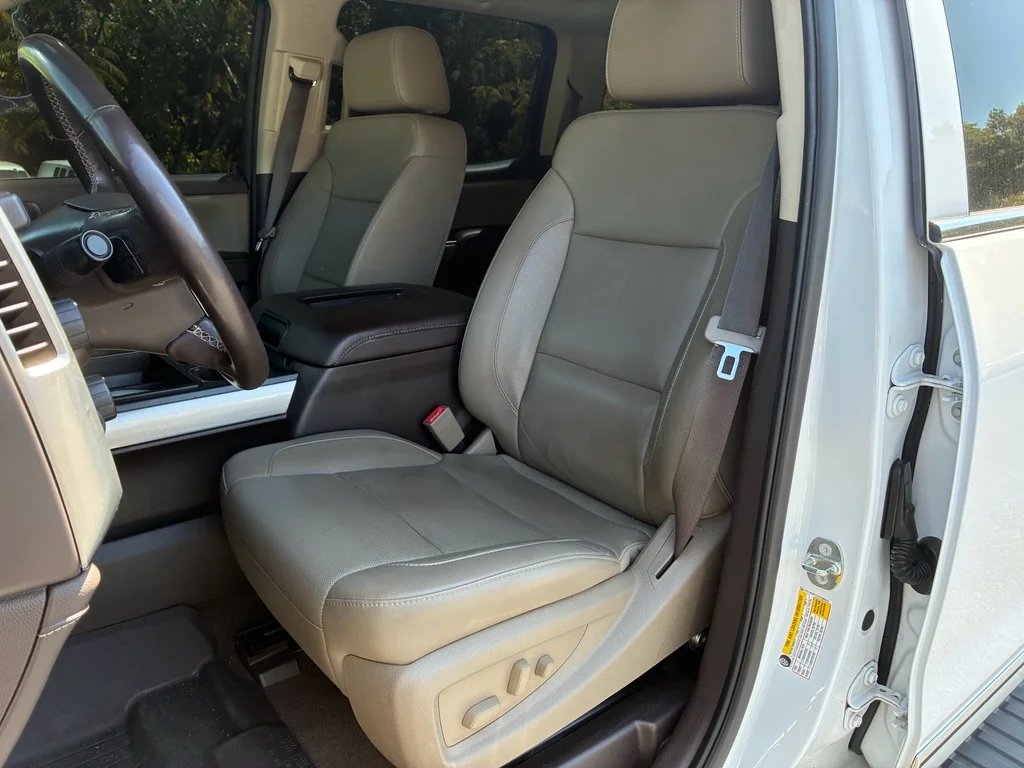 Used 2017 SUMMIT WHITE Chevrolet LTZ image 6