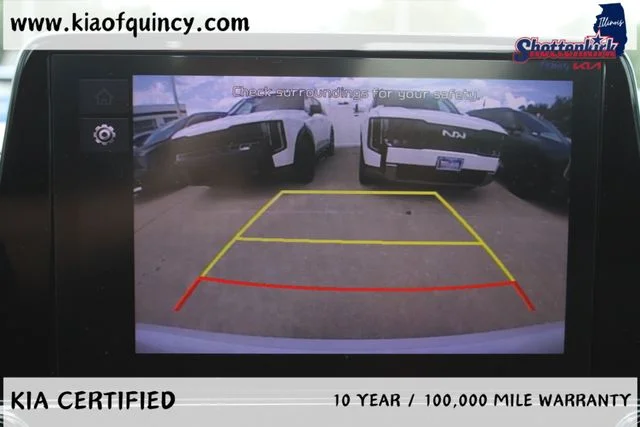 Used 2024 White Kia LXS image 28